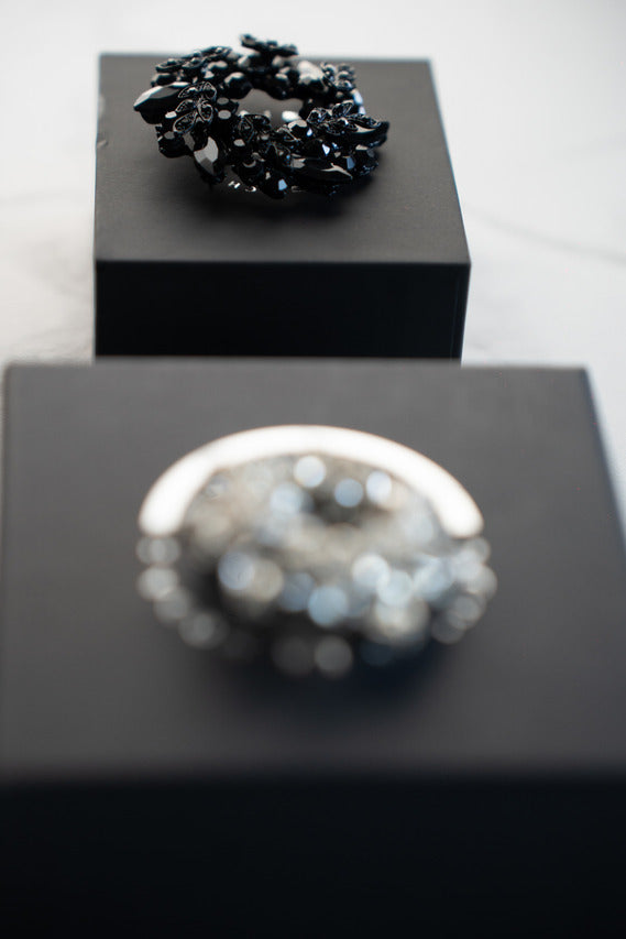 BROCHE COURONNE DE FLEURS
